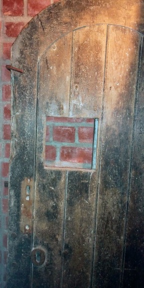 q wooden door